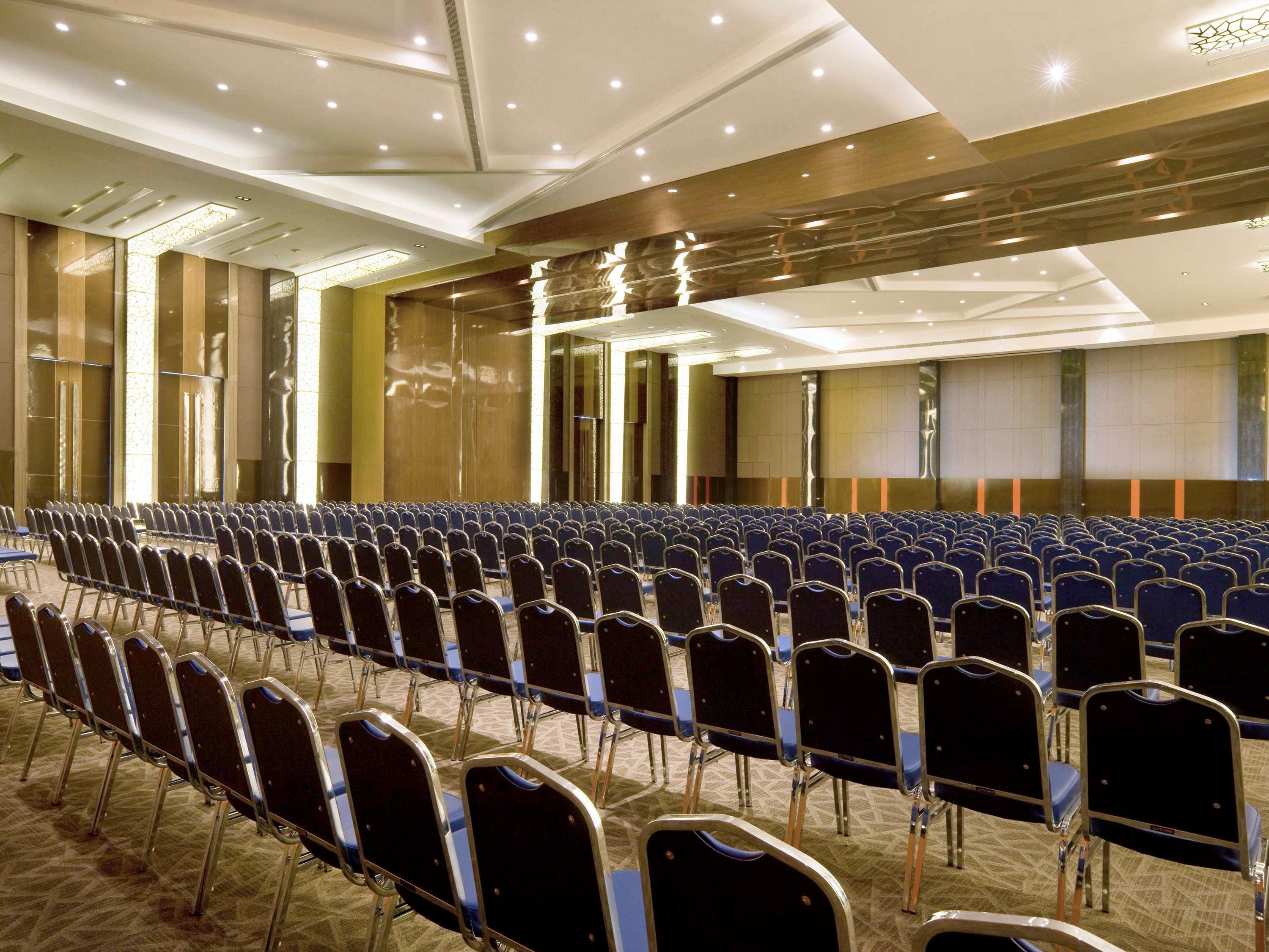 Novotel Bangka Hotel&Convention Center Pangkal Pinang Exterior foto