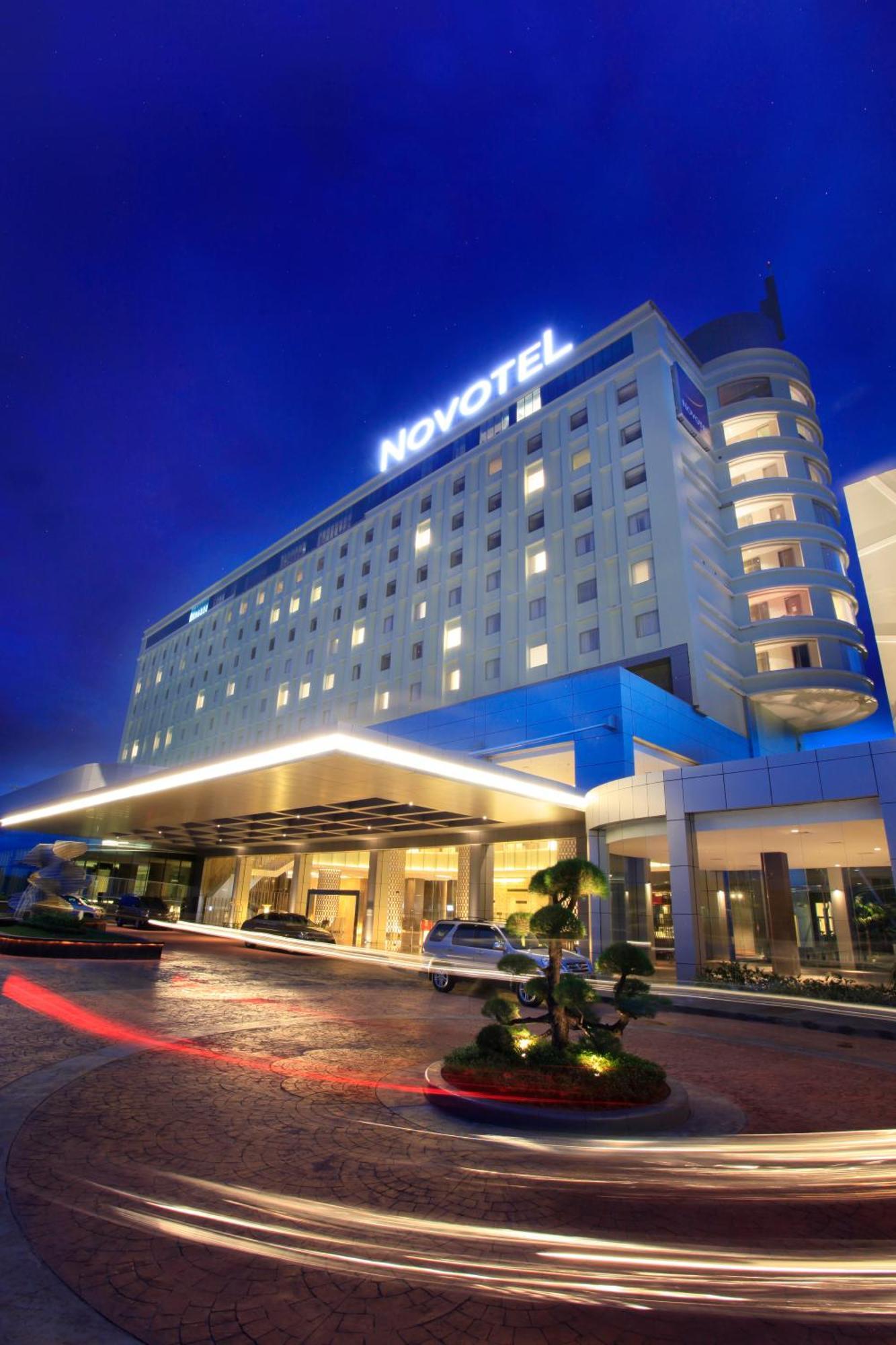 Novotel Bangka Hotel&Convention Center Pangkal Pinang Exterior foto
