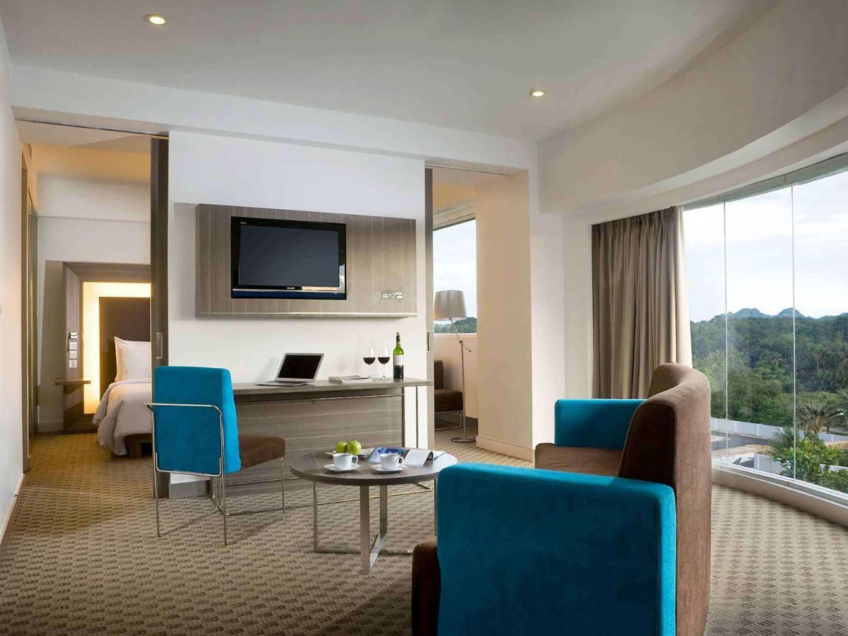 Novotel Bangka Hotel&Convention Center Pangkal Pinang Exterior foto